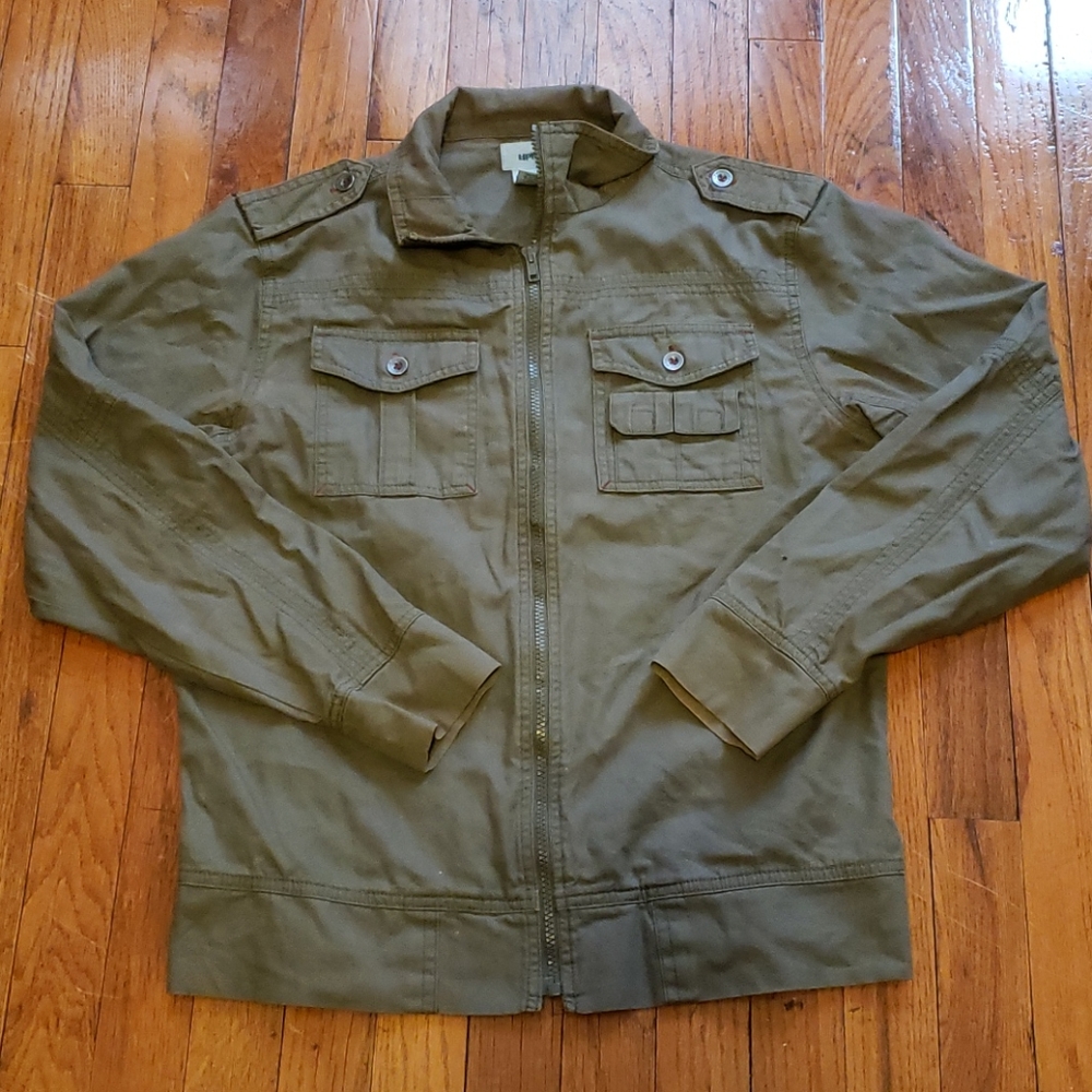 Uprear Jacket